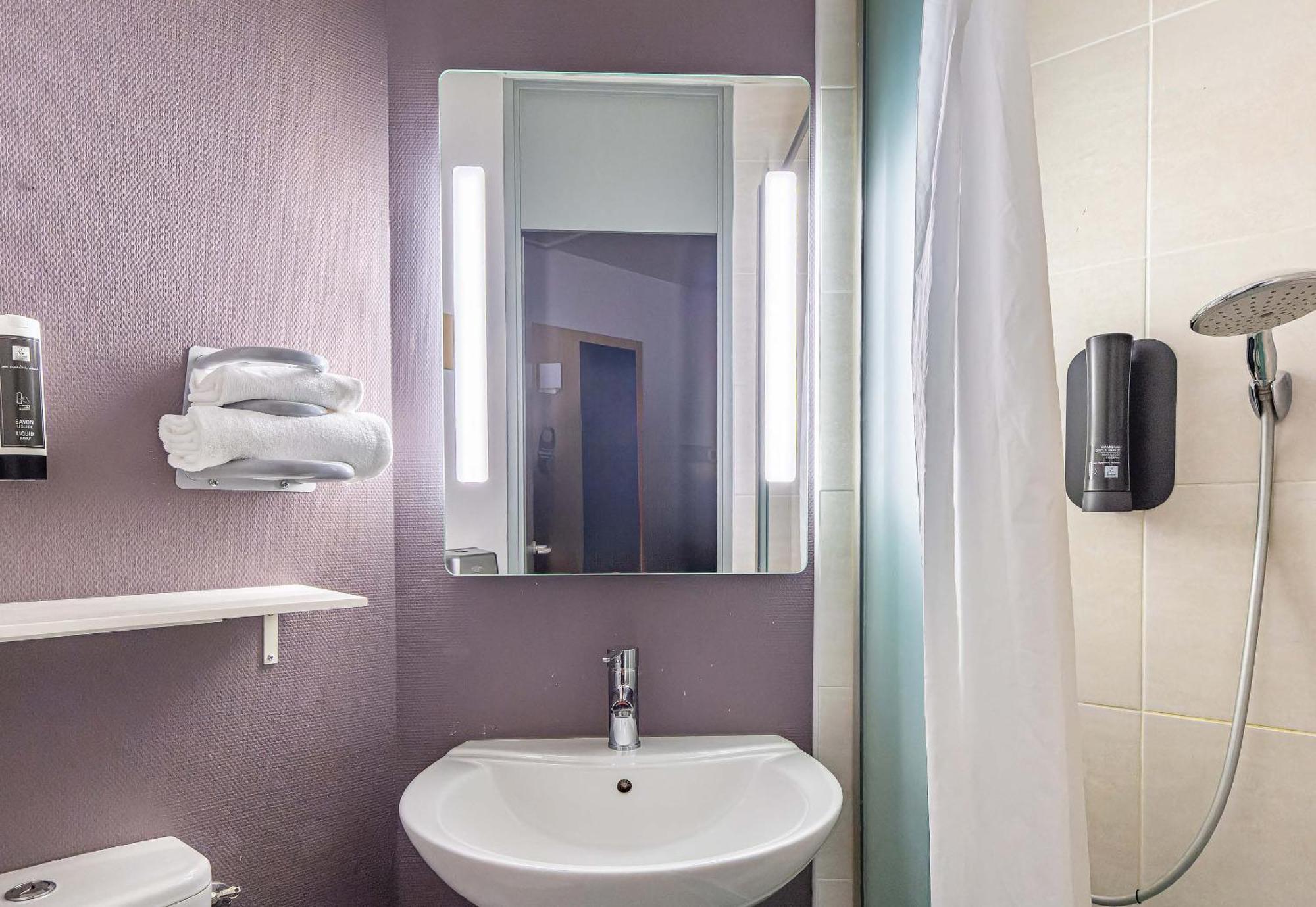 B&B Hotel Poitiers 1 Futuroscope 샤세노일 뒤 푸아투 외부 사진